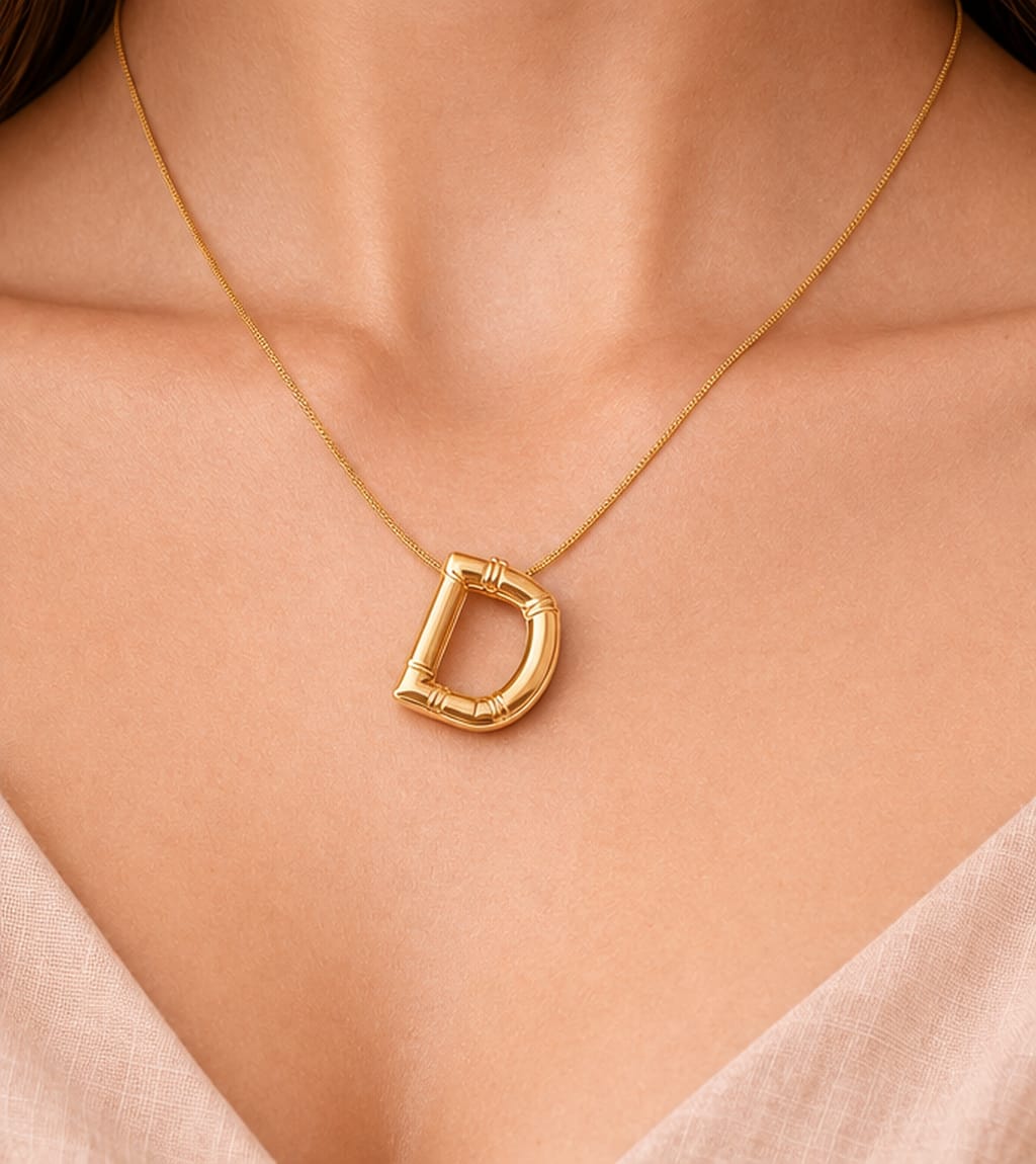 D initial pendant necklace