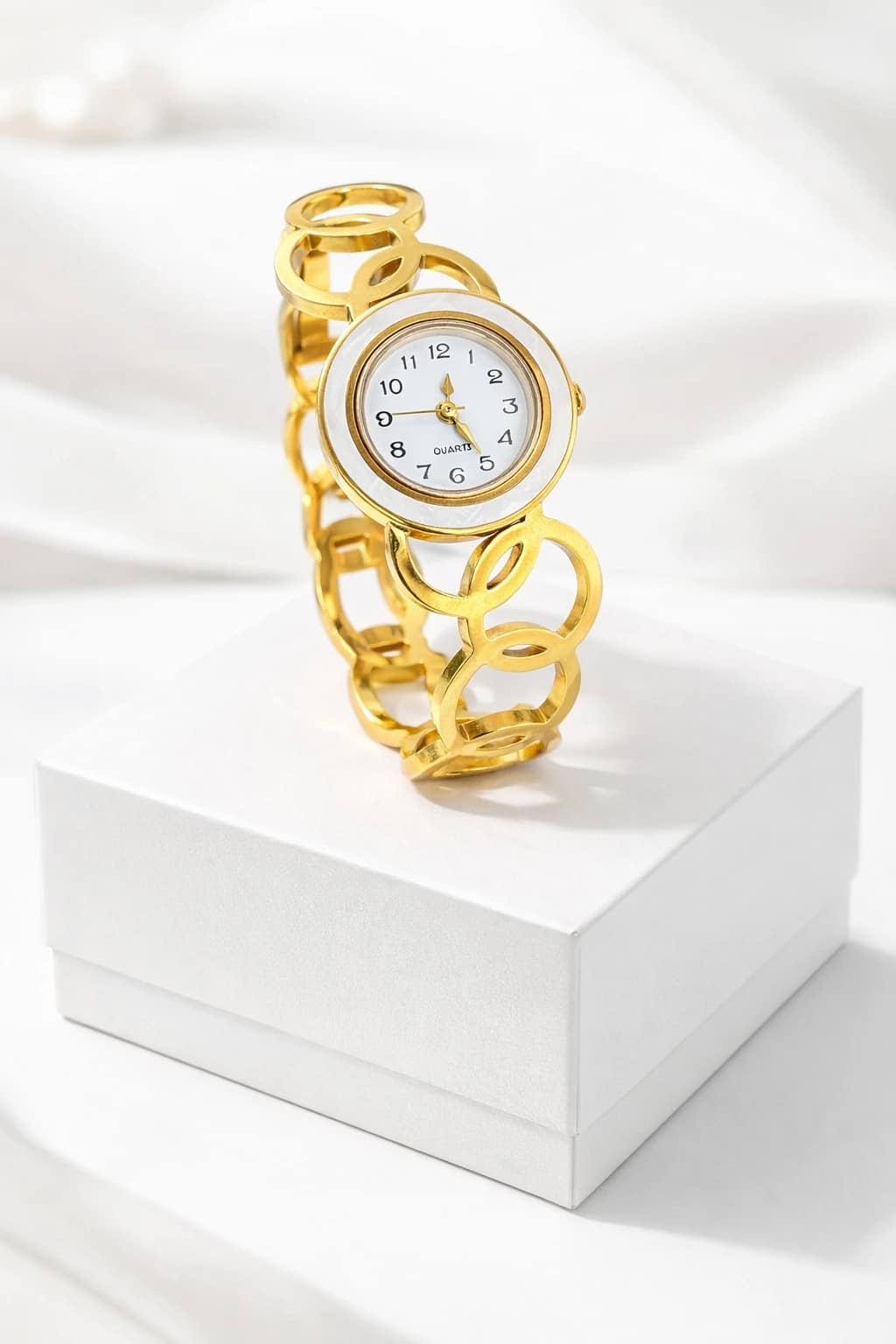 Gold Bracelet Style Watch for Women Elegant Analog Wrist Watch