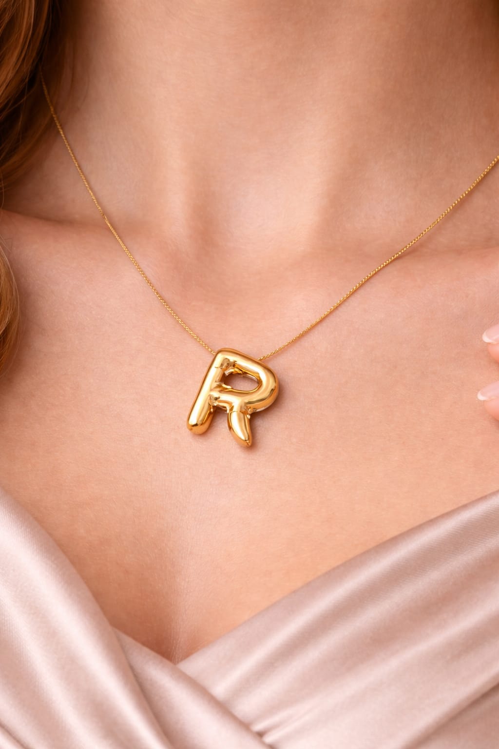 R initial pendant necklace