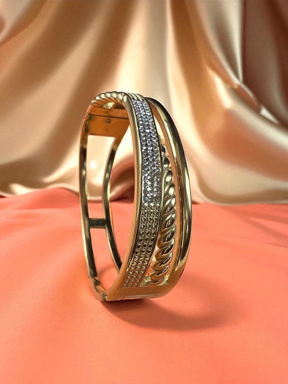 Luxury Gold Crystal Bracelet - Image 2