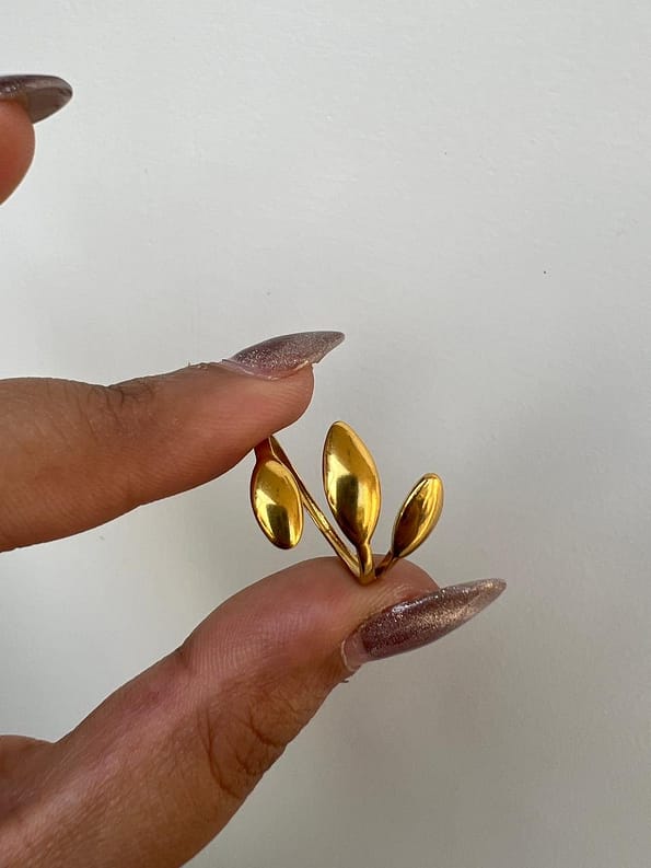 Elegant Gold Leaf Statement Ring for Women with Leaf Design